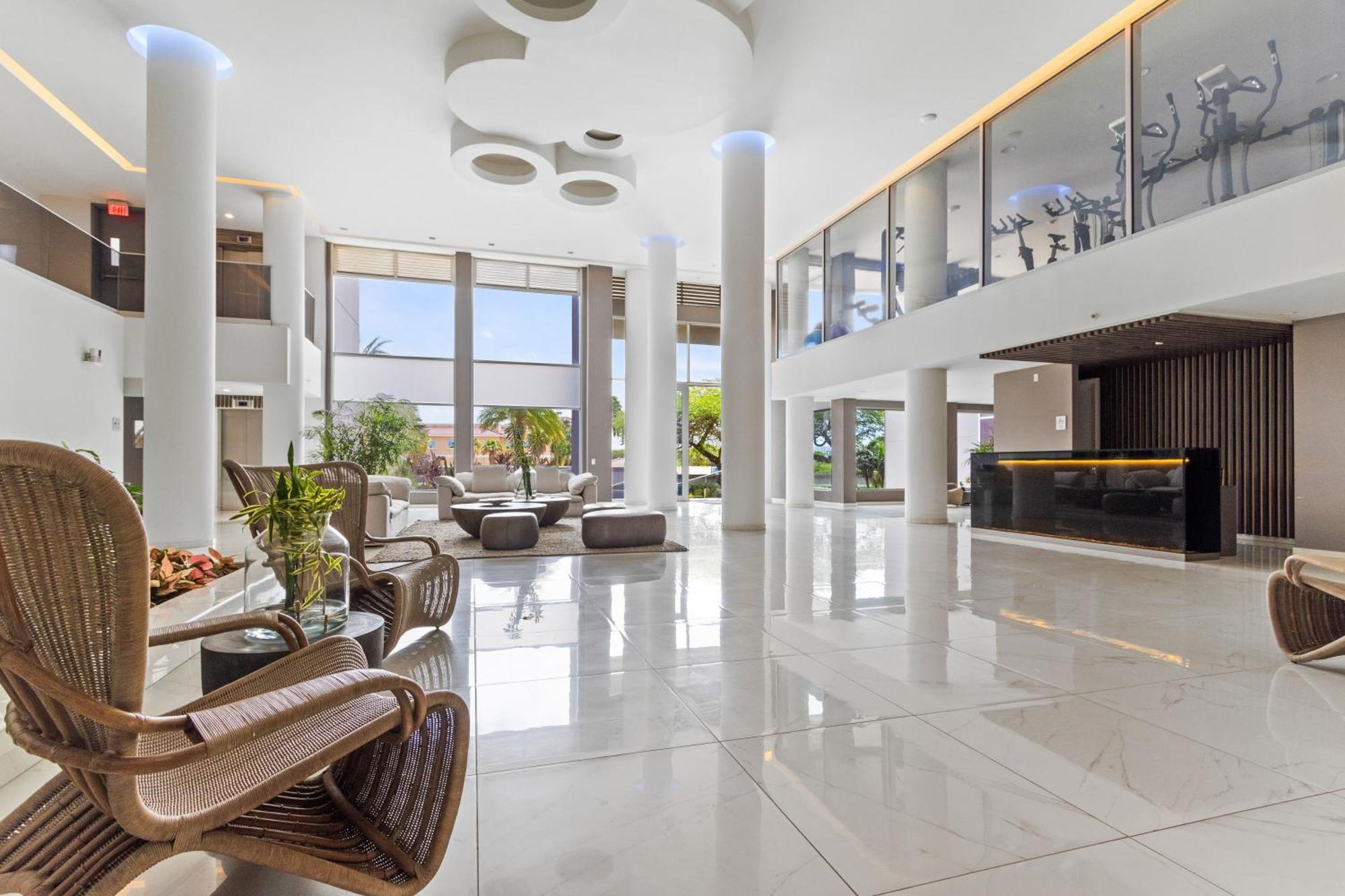 O Condominium Beachfront Residences, By Bocobay Aruba Palm Beach Exteriör bild