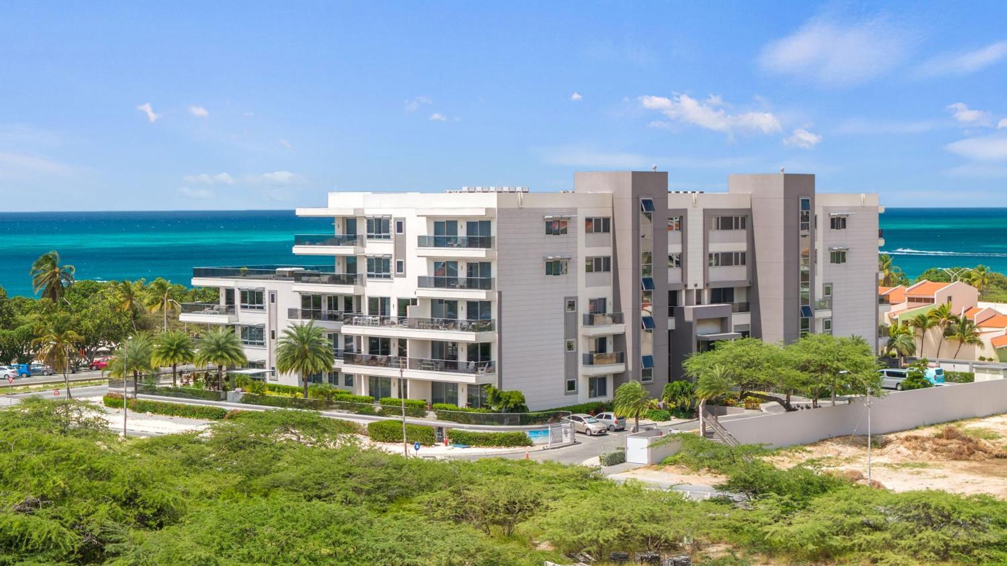 O Condominium Beachfront Residences, By Bocobay Aruba Palm Beach Exteriör bild