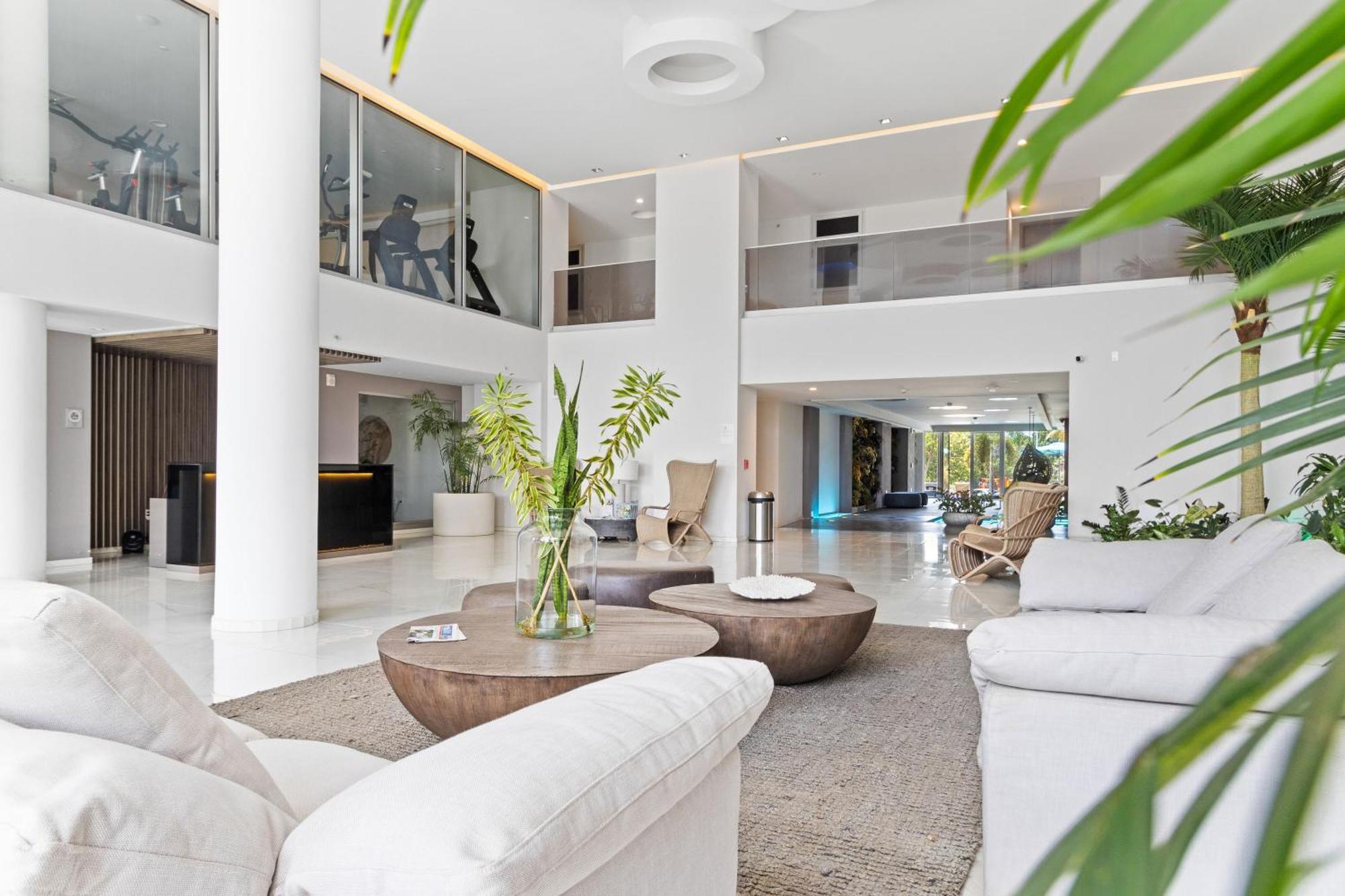 O Condominium Beachfront Residences, By Bocobay Aruba Palm Beach Exteriör bild