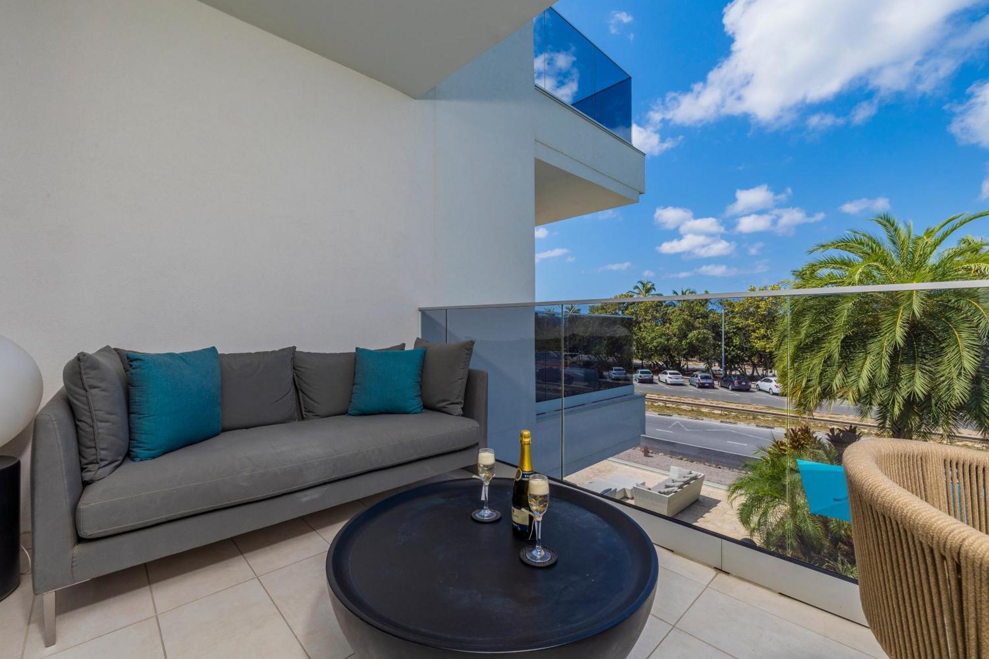 O Condominium Beachfront Residences, By Bocobay Aruba Palm Beach Exteriör bild