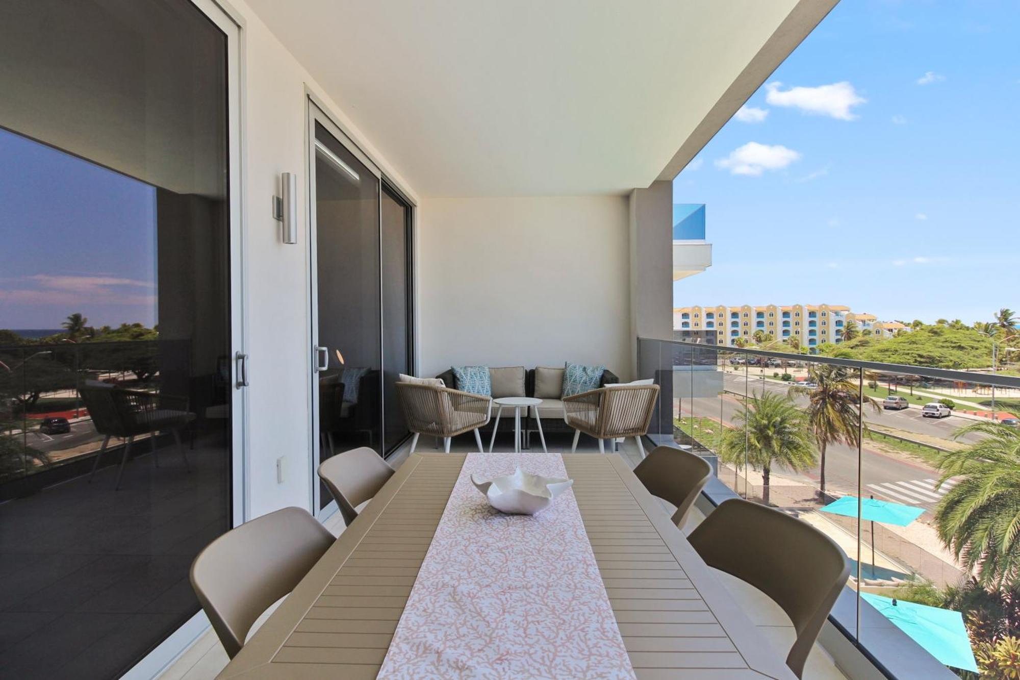O Condominium Beachfront Residences, By Bocobay Aruba Palm Beach Exteriör bild